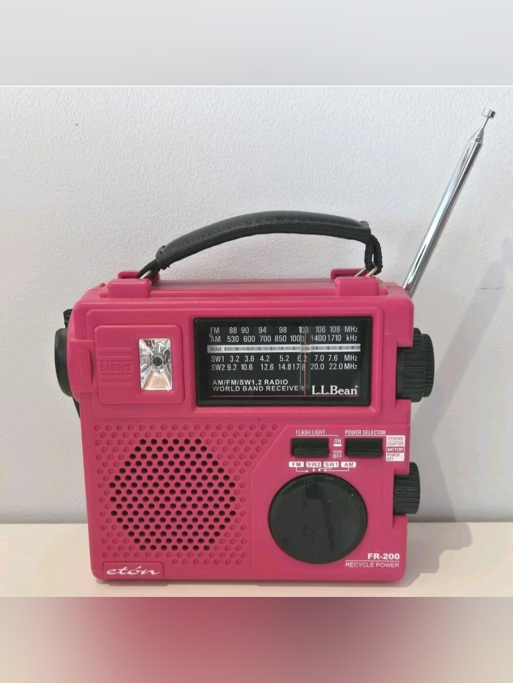 LL Bean Eton FR-200 Emergency Radio Hand Crank Flashlight Tested Works Pink EUC